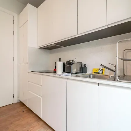 Cozy 1br Getaway Intendente | By Airnest Daire *